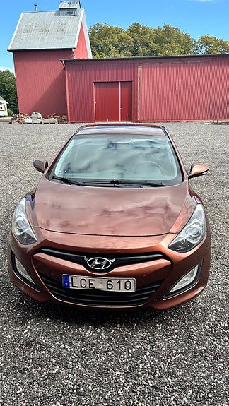 Hyundai i30 2 of 10