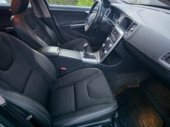 Volvo V60 12 of 23