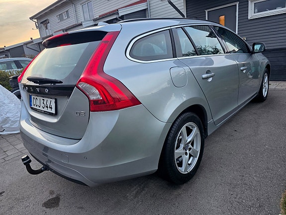 Volvo V60 4 of 23