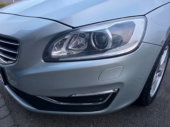 Volvo V60 9 of 23