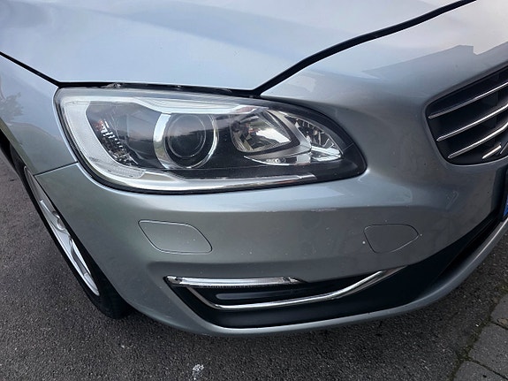 Volvo V60 8 of 23