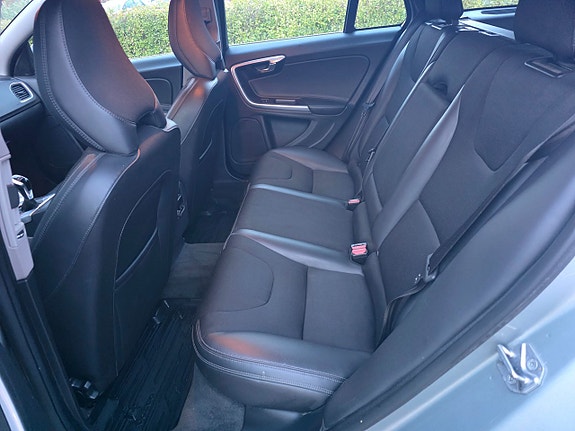 Volvo V60 16 of 23