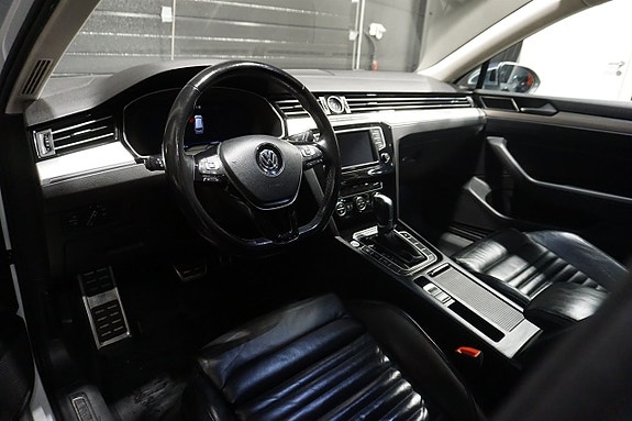Volkswagen Passat Alltrack 13 of 24