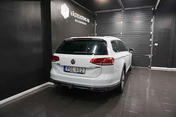 Volkswagen Passat Alltrack 5 of 24