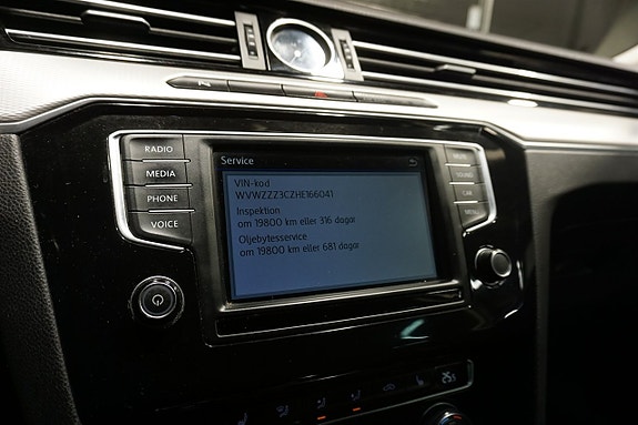 Volkswagen Passat Alltrack 22 of 24