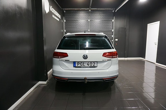 Volkswagen Passat Alltrack 6 of 24