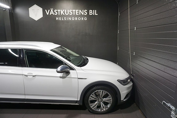 Volkswagen Passat Alltrack 9 of 24