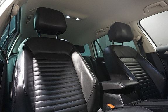 Volkswagen Passat Alltrack 11 of 24
