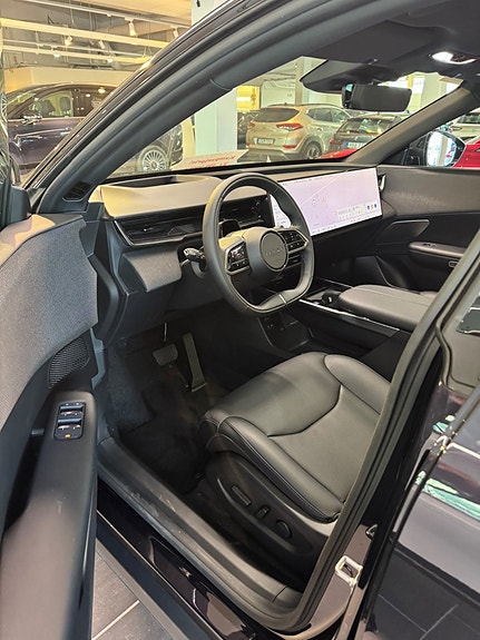 Mazda CX-6e 2 of 16