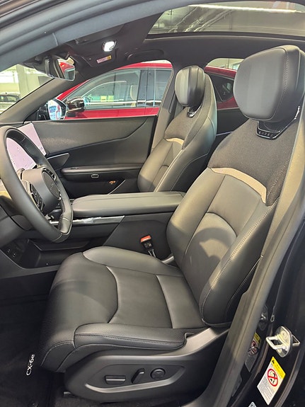 Mazda CX-6e 3 of 16