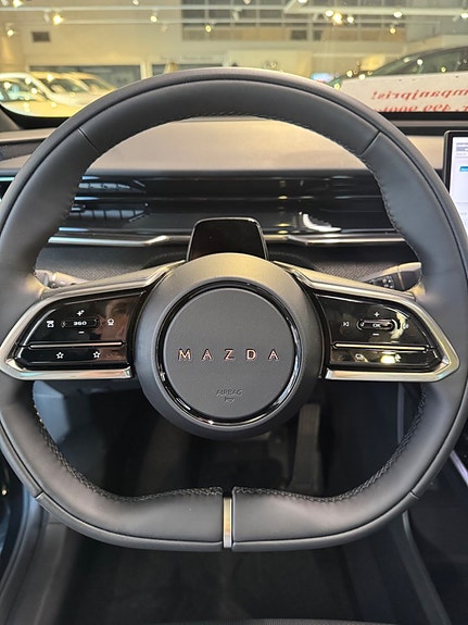 Mazda CX-6e 14 of 16