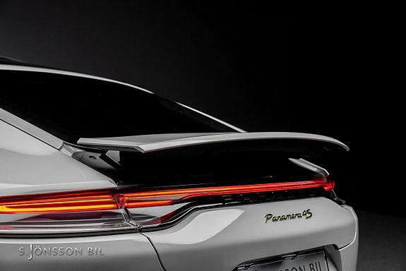Porsche Panamera 4S 8 of 24