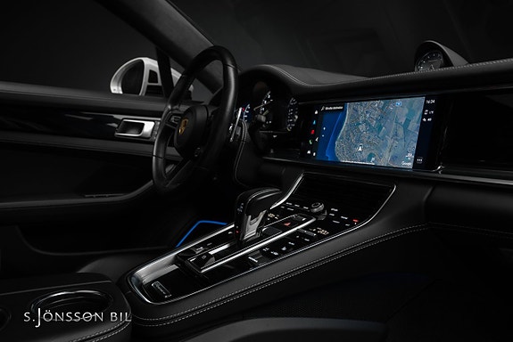 Porsche Panamera 4S 13 of 24