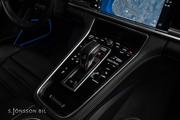Porsche Panamera 4S 20 of 24