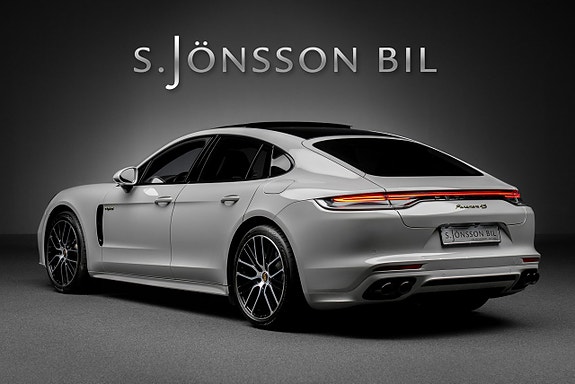 Porsche Panamera 4S 2 of 24