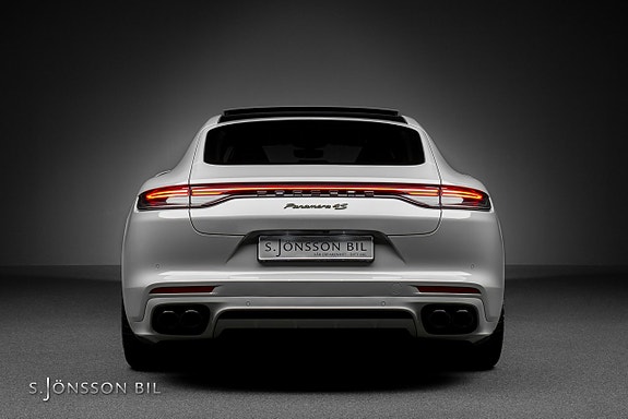 Porsche Panamera 4S 5 of 24