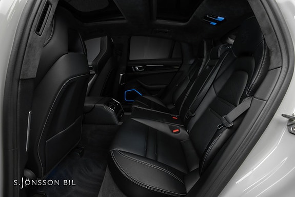 Porsche Panamera 4S 17 of 24