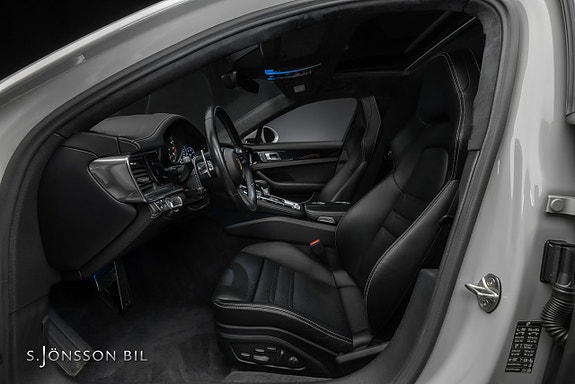 Porsche Panamera 4S 11 of 24