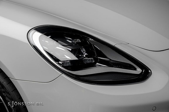 Porsche Panamera 4S 9 of 24