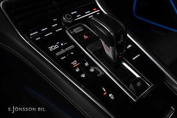 Porsche Panamera 4S 17 of 23