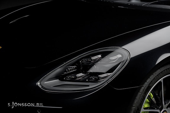 Porsche Panamera 4S 9 of 23