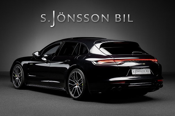 Porsche Panamera 4S 2 of 23
