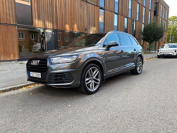 Audi Q7 2 of 26