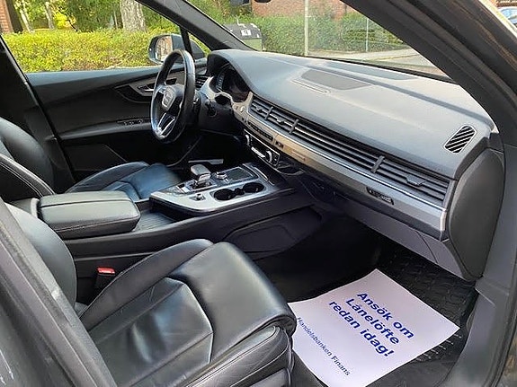 Audi Q7 9 of 26