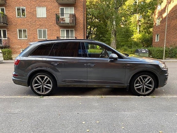 Audi Q7 8 of 26