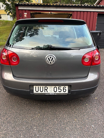 Volkswagen Golf V 5 of 11
