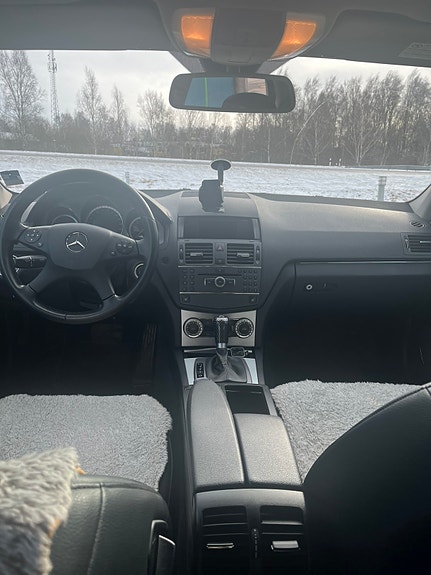 Mercedes-Benz C180 6 of 11
