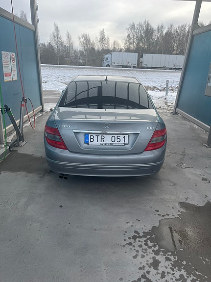 Mercedes-Benz C180 4 of 11