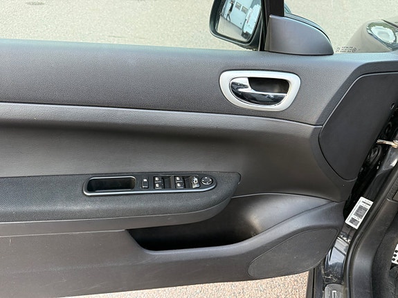 Peugeot 307 CC 12 of 12