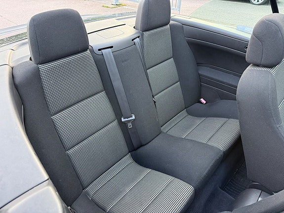 Peugeot 307 CC 10 of 12