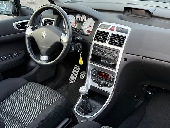 Peugeot 307 CC 7 of 12