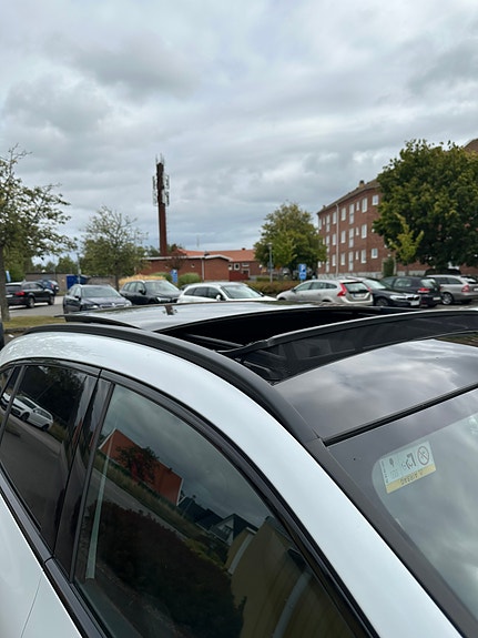 Mercedes-Benz GLA250 e 12 of 14
