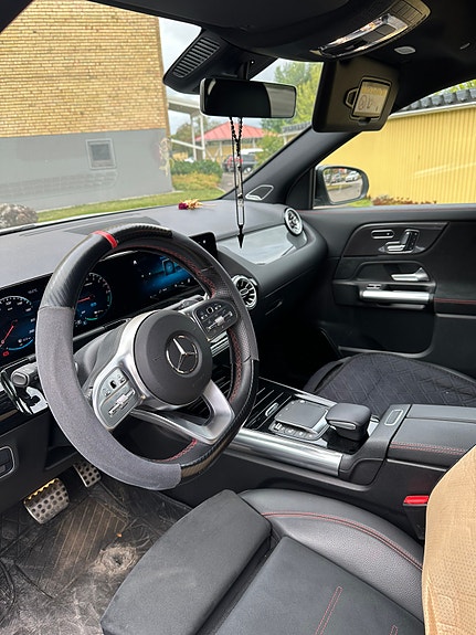 Mercedes-Benz GLA250 e 7 of 14