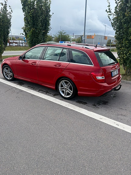 Mercedes-Benz C200 2 of 3