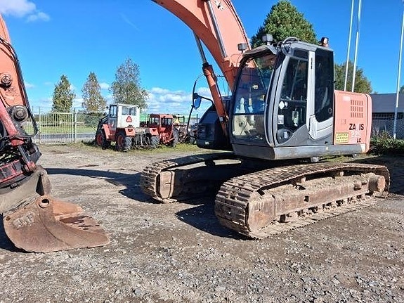 Hitachi ZAXIS 225 GRÄVMASKIN 2 of 5
