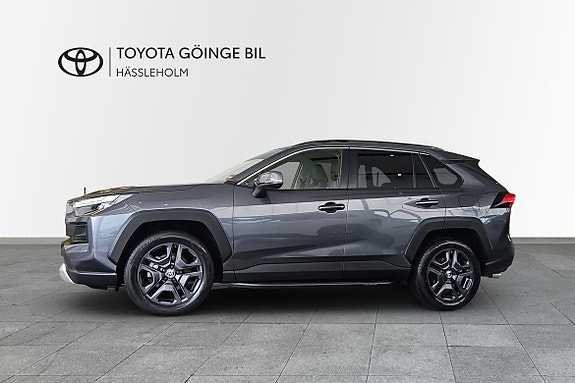 Toyota RAV4 3 of 19
