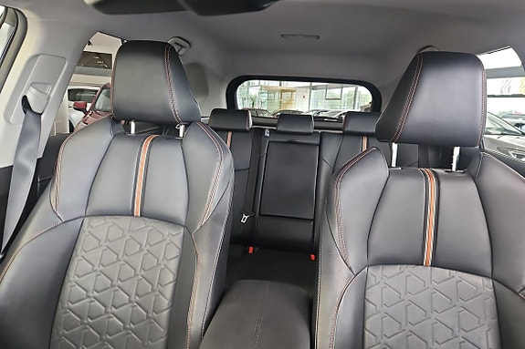 Toyota RAV4 14 of 19