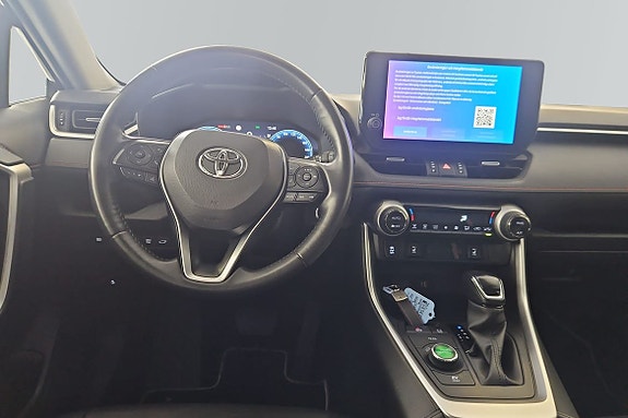 Toyota RAV4 8 of 19