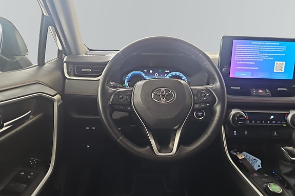 Toyota RAV4 9 of 19