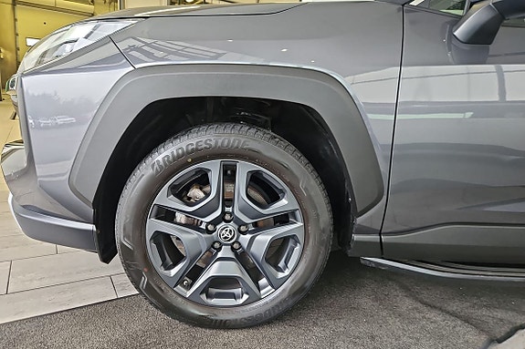 Toyota RAV4 11 of 19