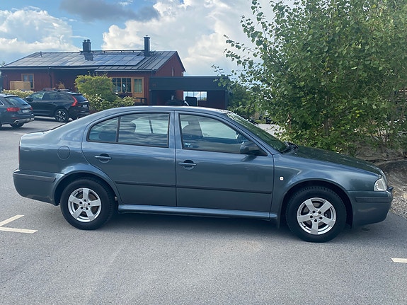 Skoda Octavia 3 of 10
