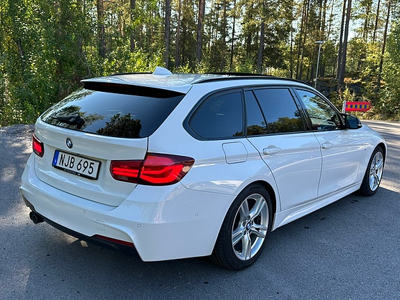 BMW 320d 3 of 6