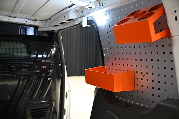 Ford Transit Connect 10 of 28
