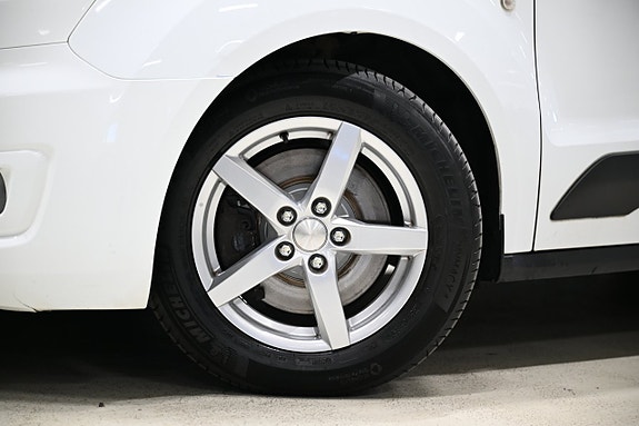 Ford Transit Connect 4 of 28