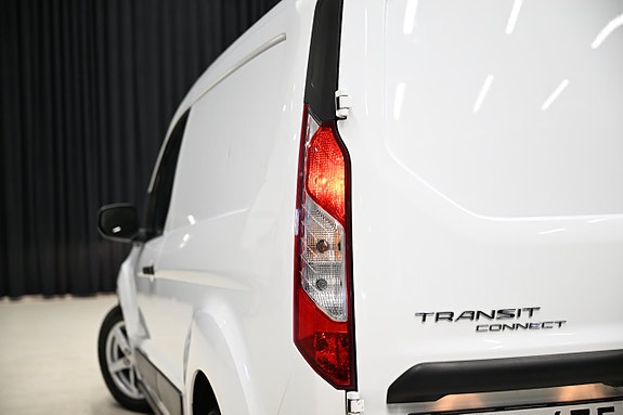 Ford Transit Connect 14 of 28