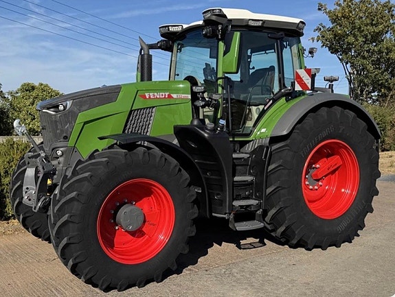 Fendt 832 6 of 9